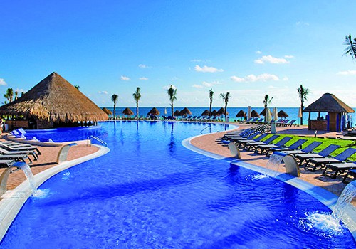 Swimming Pools in large Hotel Resorts